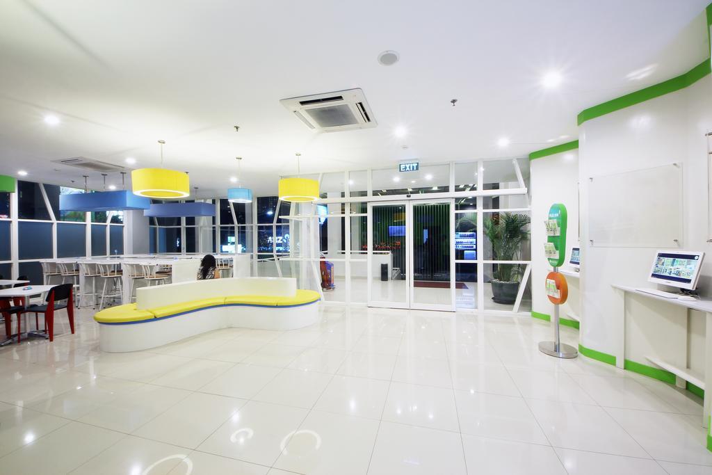 Pop! Hotel Kemang Jakarta Exterior foto